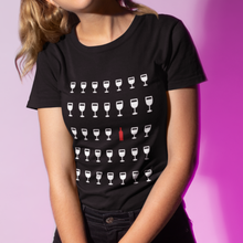 Laden Sie das Bild in den Galerie-Viewer, Be different - T-Shirt Damen
