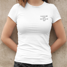 Laden Sie das Bild in den Galerie-Viewer, Doctor away - T-Shirt Damen