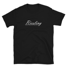 Laden Sie das Bild in den Galerie-Viewer, Everything happens for a Riesling - T-Shirt Herren