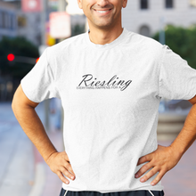 Laden Sie das Bild in den Galerie-Viewer, Everything happens for a Riesling - T-Shirt Herren