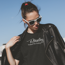 Laden Sie das Bild in den Galerie-Viewer, Riesling makes me happy - T-Shirt Damen