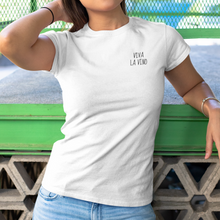 Laden Sie das Bild in den Galerie-Viewer, Viva la vino - T-Shirt Damen