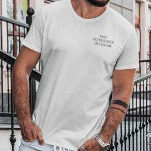 Laden Sie das Bild in den Galerie-Viewer, Wein streicheln - T-Shirt Herren