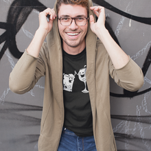 Laden Sie das Bild in den Galerie-Viewer, Wein- und Käseliebe - T-Shirt Herren