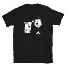 Laden Sie das Bild in den Galerie-Viewer, Wein- und Käseliebe - T-Shirt Herren