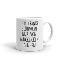 Laden Sie das Bild in den Galerie-Viewer, Glühwein von glücklichen Glühen - Tasse
