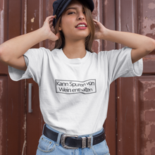 Laden Sie das Bild in den Galerie-Viewer, Weinspuren - T-Shirt Damen