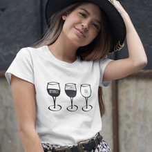 Laden Sie das Bild in den Galerie-Viewer, Realist - T-Shirt Damen